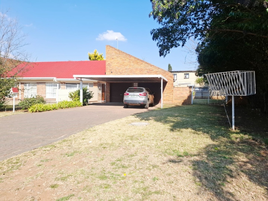 7 Bedroom Property for Sale in Brandwag Free State
